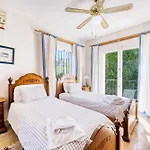 1106 Marbella Large Family إِستيبونا