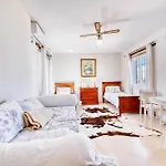 1106 Marbella Large Family فيلة
